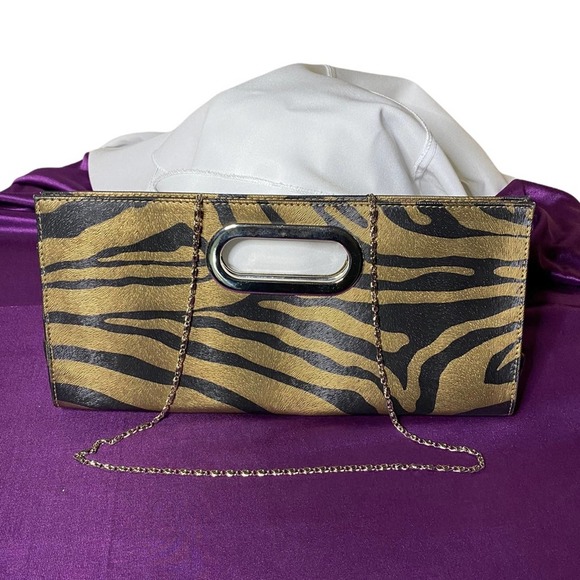 Stylish Gold and Black Clutch - Picture 2 of 9